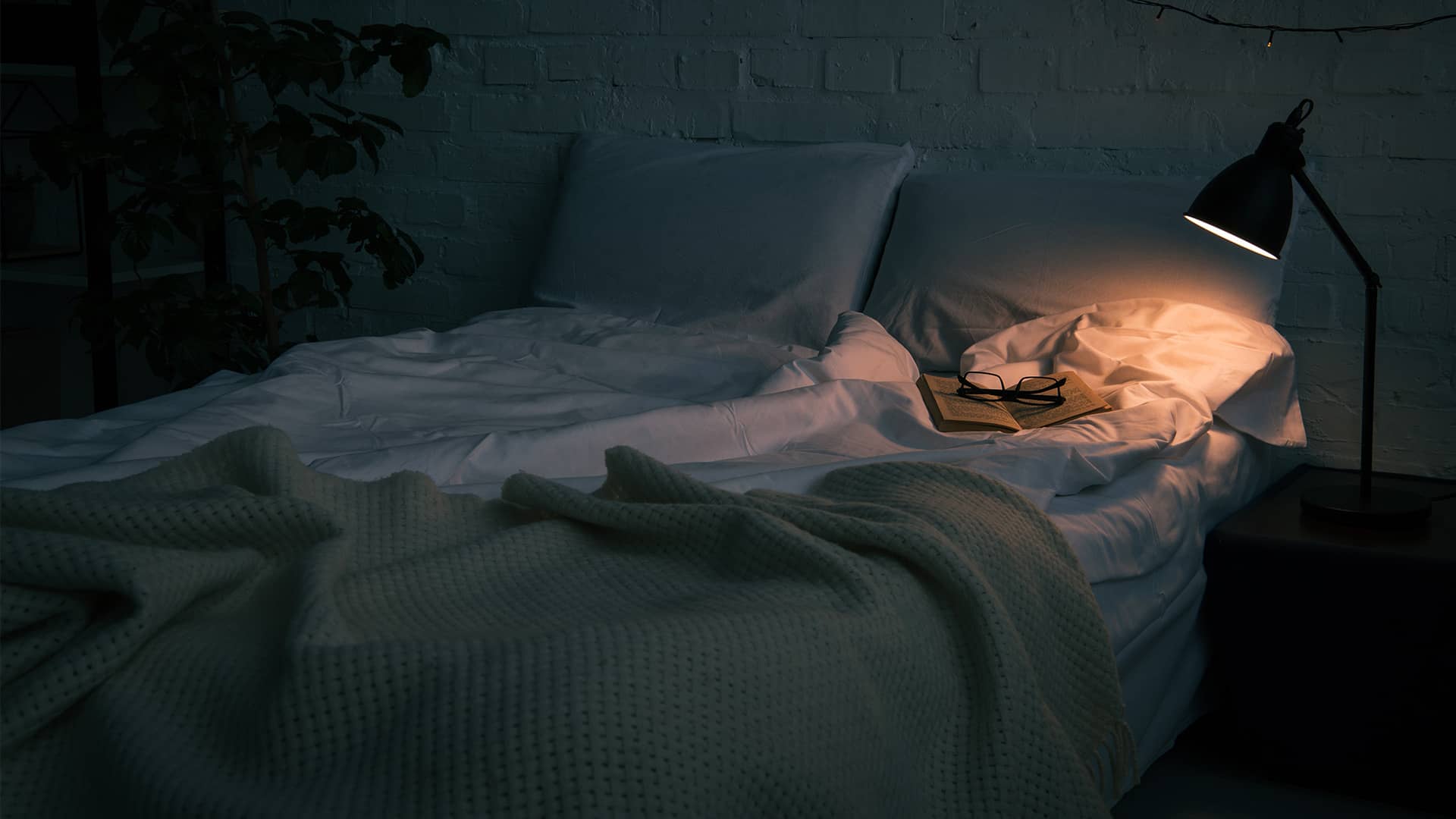 How Waking Up During The Night Can Be A Natural Part Of Sleep